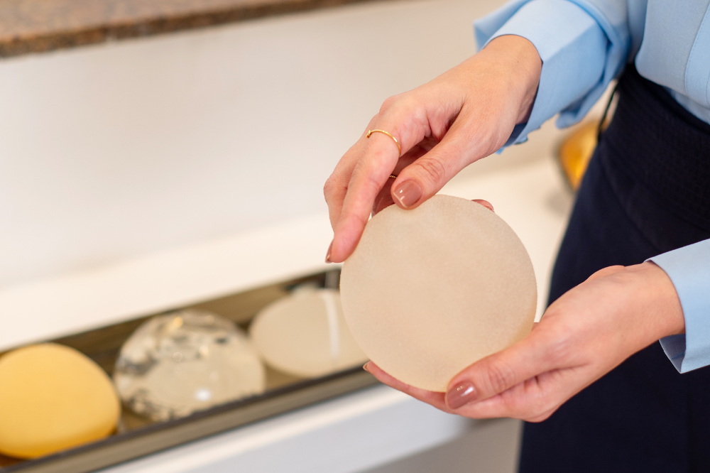 Troca de Prótese de Silicone: Quando e Por Que Fazer?